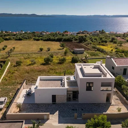 La Vista E Bella Villa