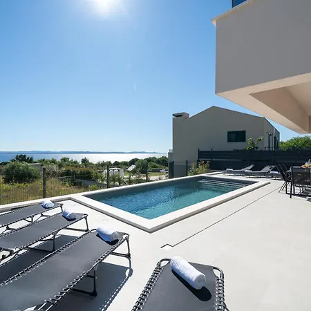 La Vista E Bella Villa *