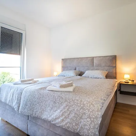 La Vista E Bella Villa