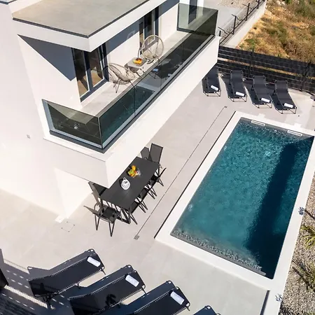 La Vista E Bella Villa