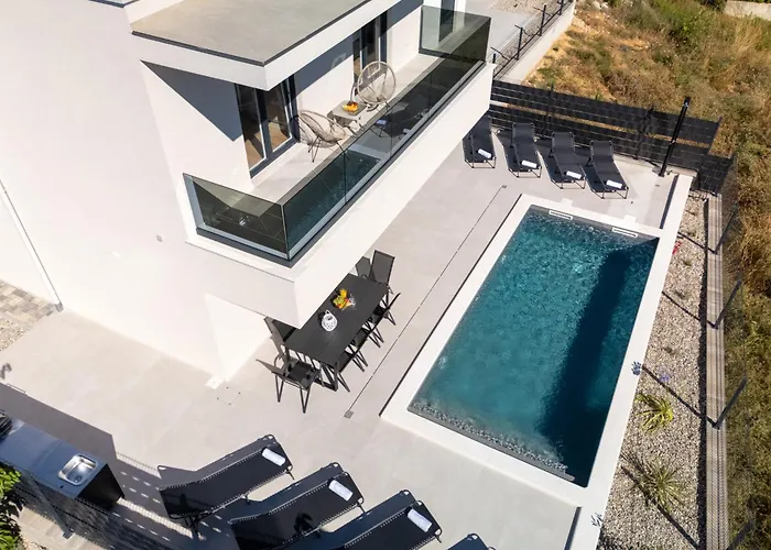 La Vista E Bella Villa